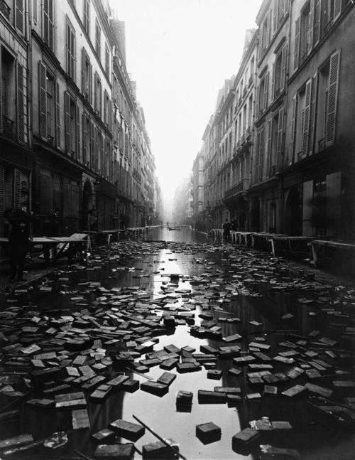 ARIS UNDERWATER - Historical Library of Paris, 1910